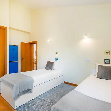 ヴィラ Furadouro Villa, Pool, Tennis And Garden オヴァール